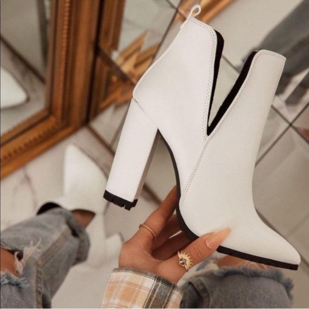 White Log sole  booties